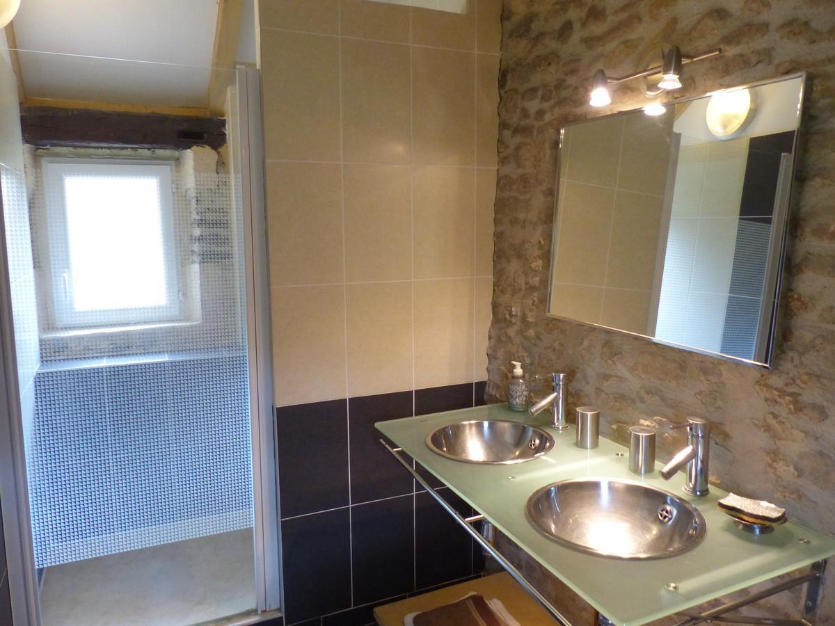 Chambres D'Hotes Les Boudines Saint-Germain-de-Belves Room photo